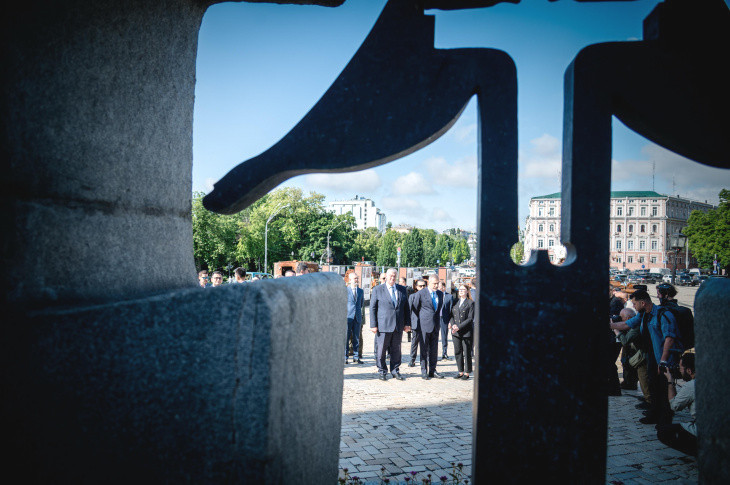 1025 image for slide