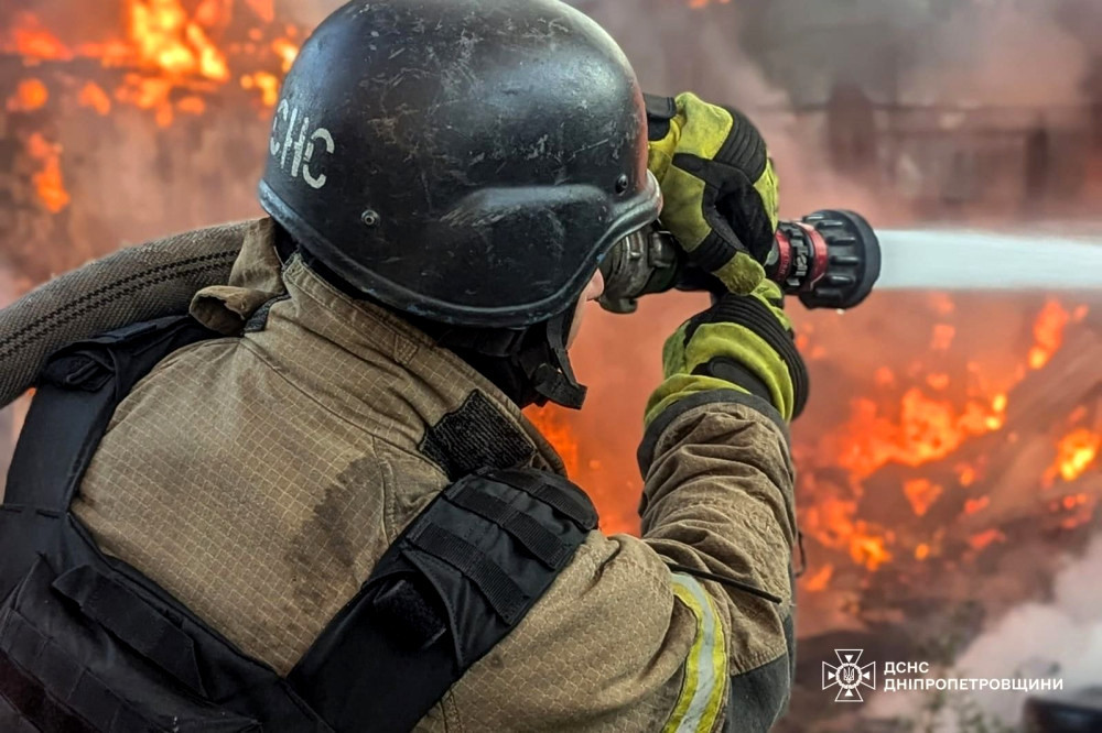 Вночі ворог атакував різні райони Дніпропетровщини, призвівши до загибелі та поранень.